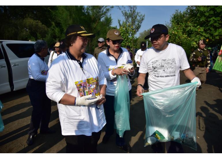 Bersih Sampah Serentak di 8 Kota Provinsi Jawa Tengah